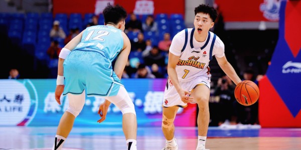 九游-姚明一离任就不行！苏群曝CBA分红今年少800万 升降级势在必行？