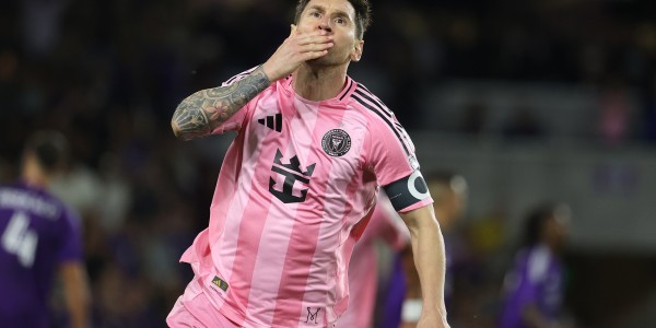 九游电脑版-勿cue！每体：梅西受够了自己名字被用于巴萨竞选 他根本不想参与