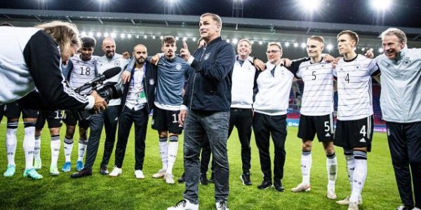 九游官网-18岁神童爆发，昆茨点石成金，德国U21队决赛3连进！