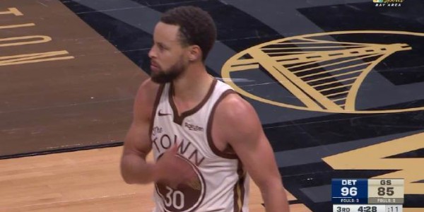 九游官网-勇士官宣：库里右膝酸痛提前退赛 队记曝过去一周一直不适